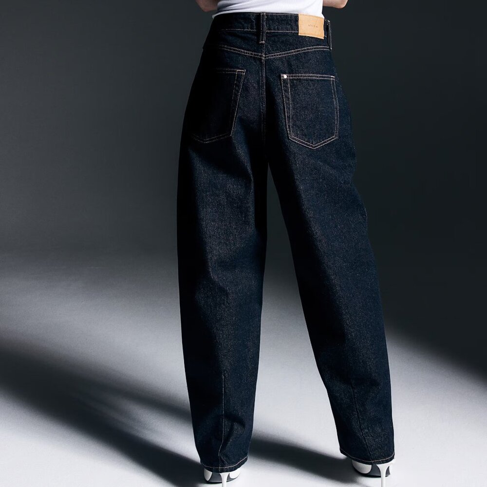 H&M Barrel Leg Jeans NWOT Size 0